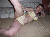 Amateurin in Unterw�sche und privat nackt