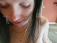M�dchen mit dicken Titten beim Schwanz blasen